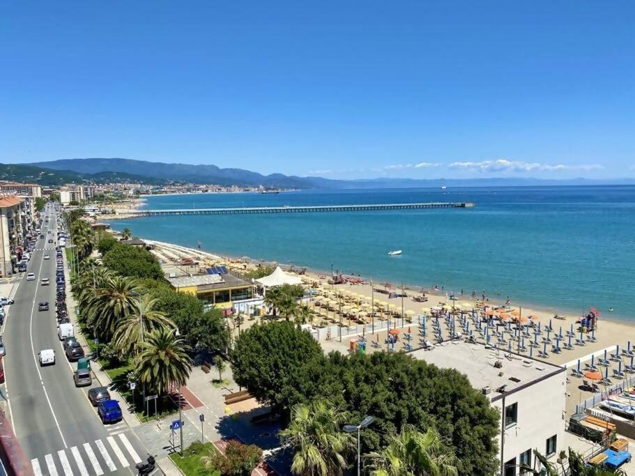 Brezza Marina Vadoalmare Immobiliare Вадо-Лігуре Номер фото